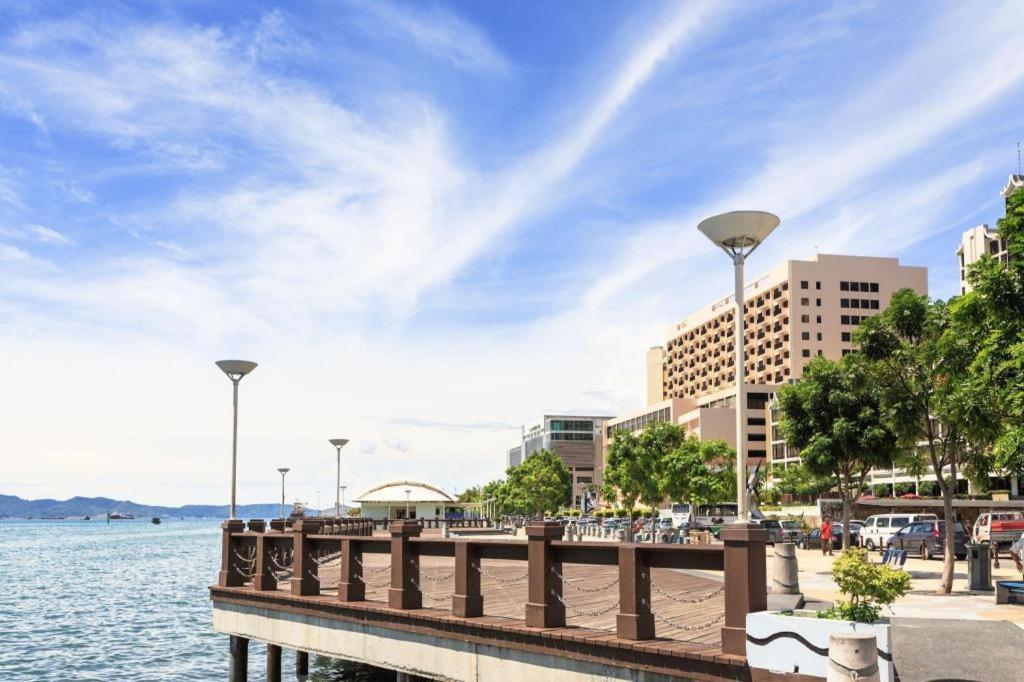 Monaco Boutique Hotel Sadong Jaya Kota Kinabalu Exterior foto