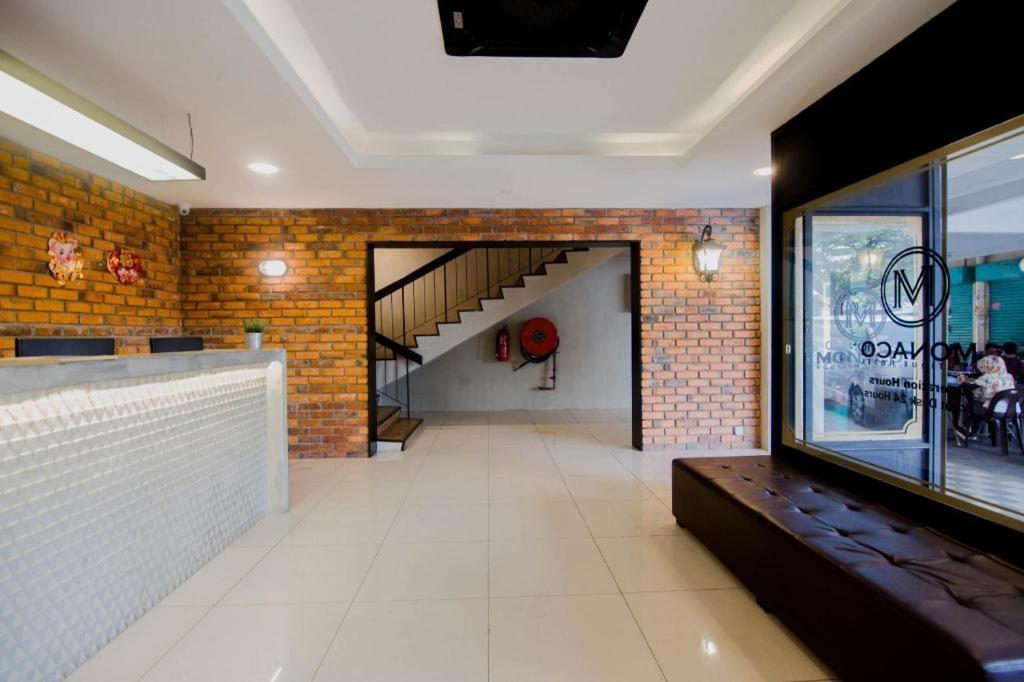 Monaco Boutique Hotel Sadong Jaya Kota Kinabalu Exterior foto