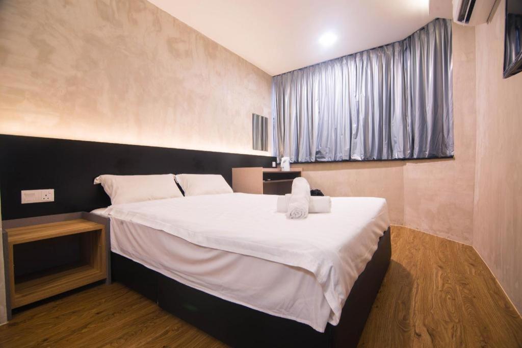 Monaco Boutique Hotel Sadong Jaya Kota Kinabalu Exterior foto