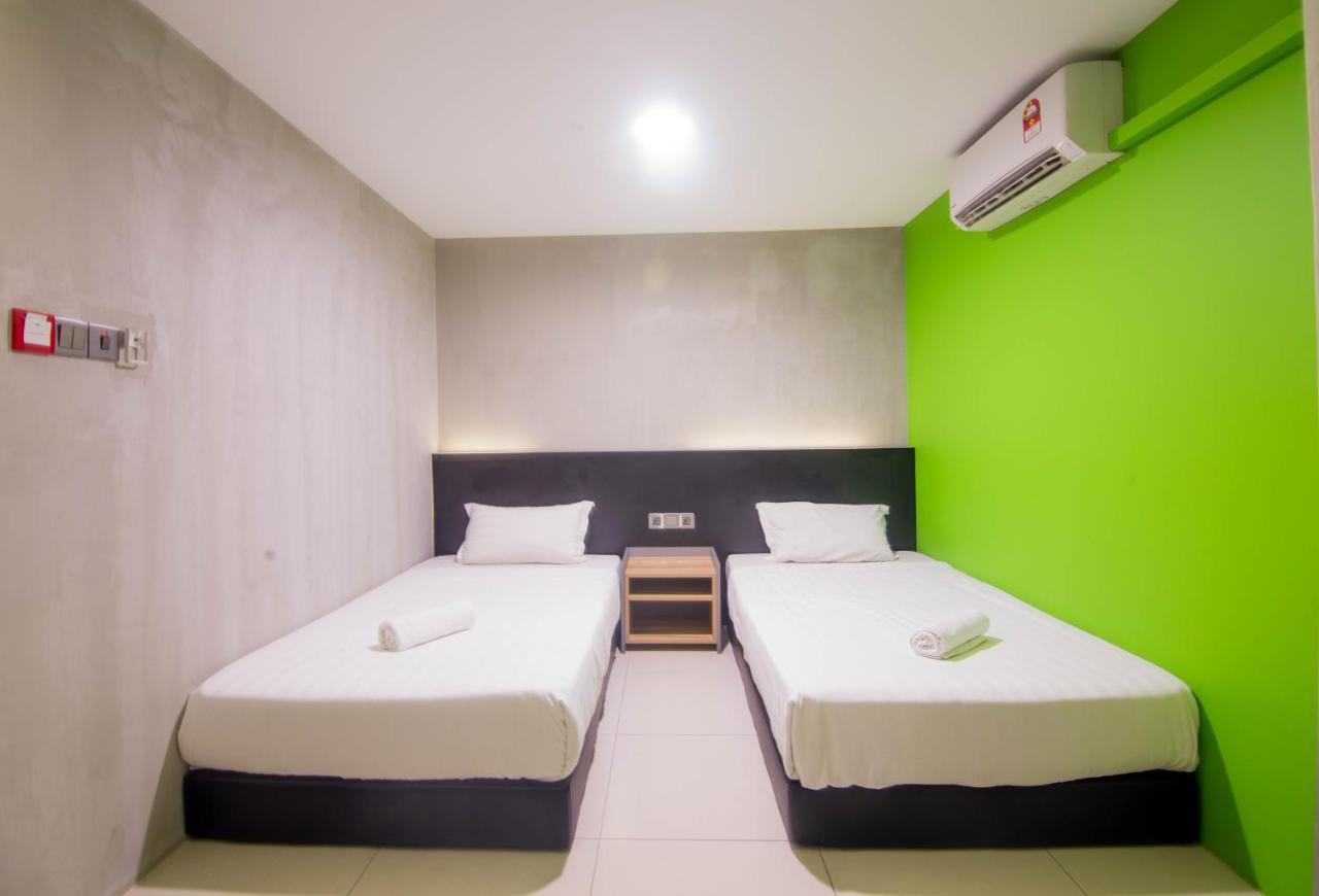 Monaco Boutique Hotel Sadong Jaya Kota Kinabalu Exterior foto