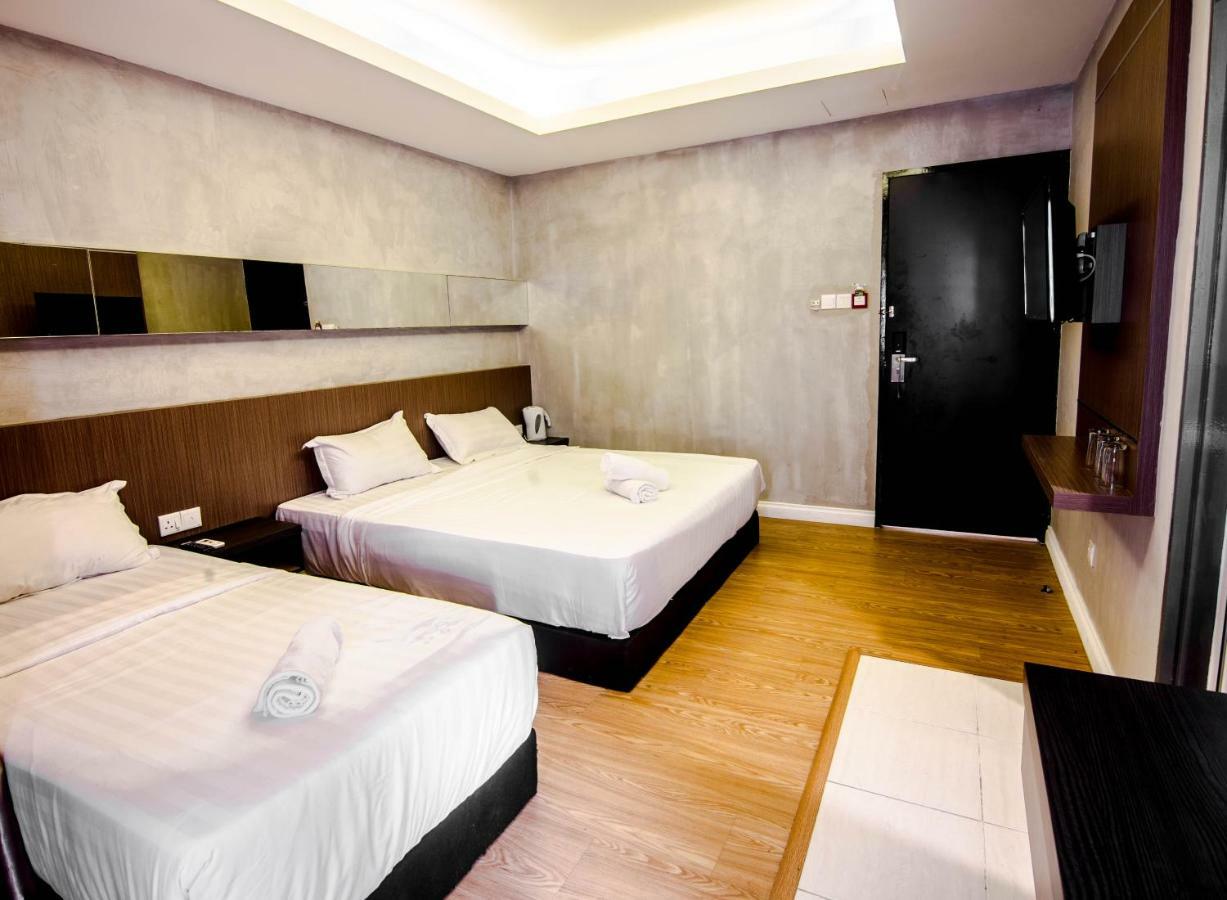 Monaco Boutique Hotel Sadong Jaya Kota Kinabalu Exterior foto