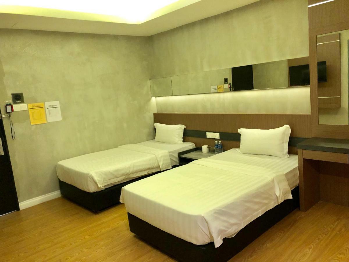 Monaco Boutique Hotel Sadong Jaya Kota Kinabalu Exterior foto